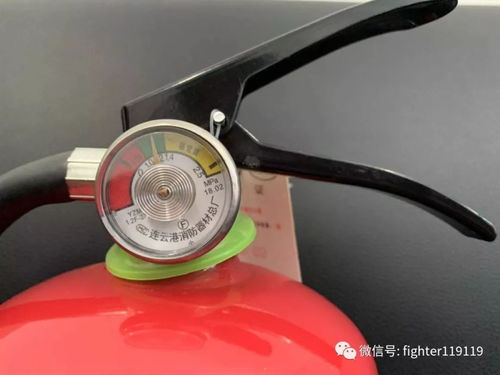 特勤消防小哥带你识别真假手提式灭火器